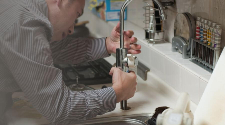 Professional Water heater repair in Van Buren, MO